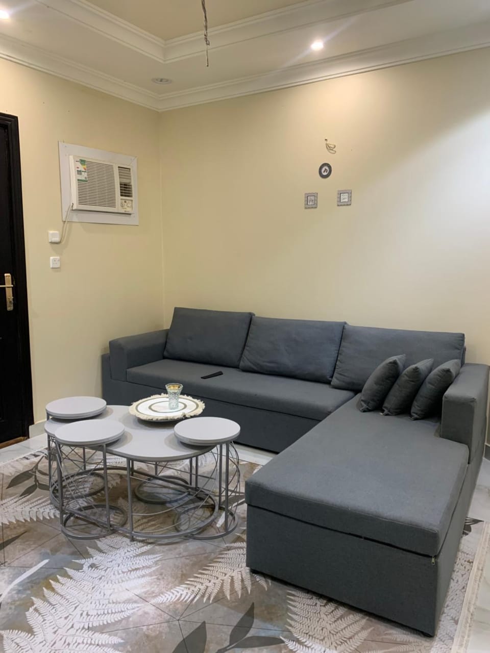 Living room, Seating area, air conditioner