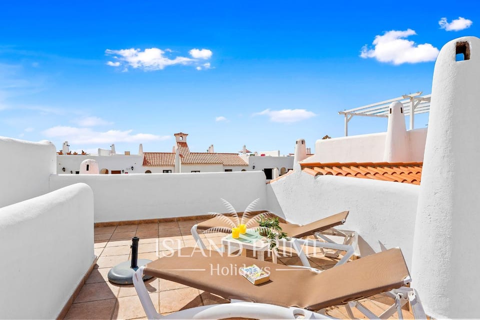 View (from property/room), Balcony/Terrace, Seating area, sunbed