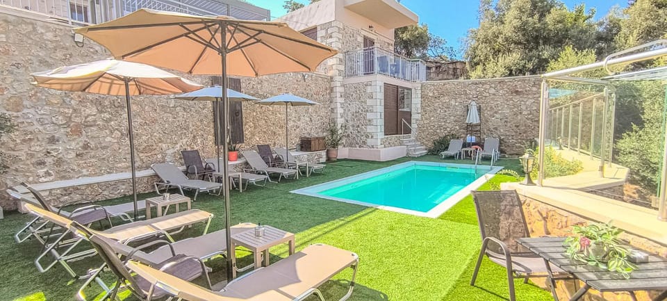 Achlades The Mountain Paradise Villas - Suite with a Private Jacuzzi, Pool, and a Balcony with an Amazing View! House in Crete Region