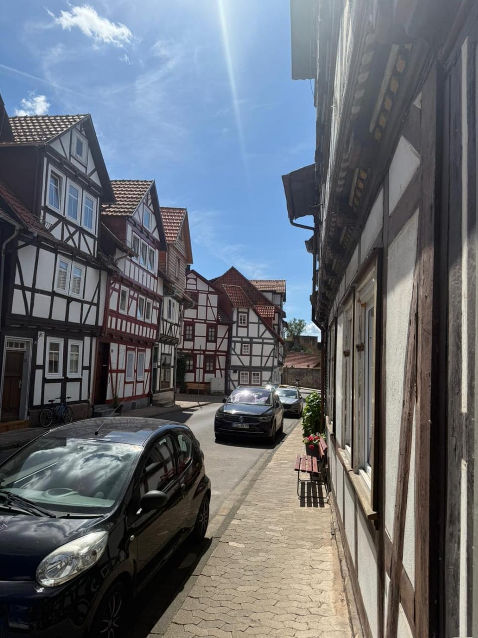 Property building, Day, Neighbourhood, Street view, Location, Parking