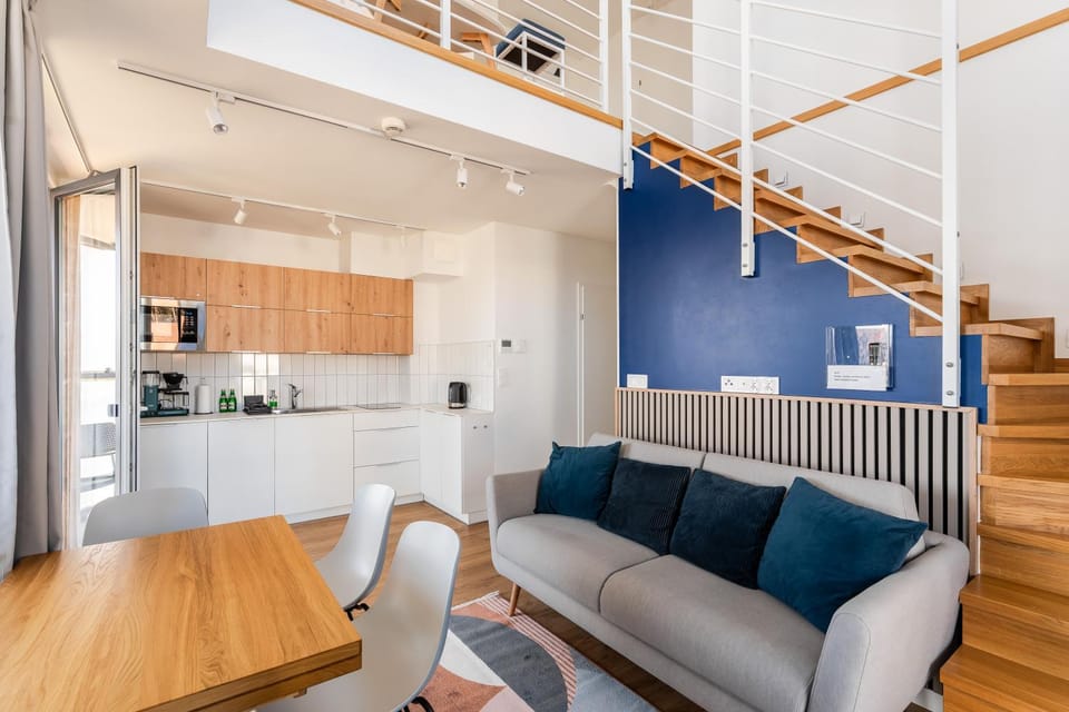 Kitchen or kitchenette, Living room, Seating area, Dining area, pet friendly, stove