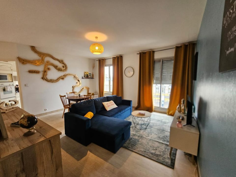 Quai de la Gare, Appartement étape, 2 chambres, face à la Gare Apartment in Nouvelle-Aquitaine