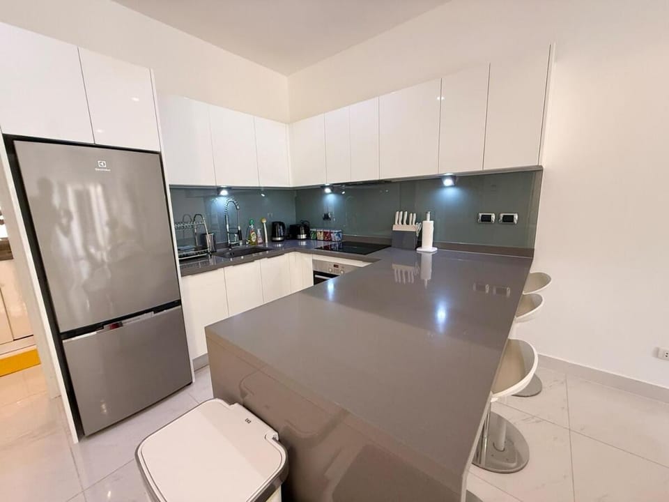 Kitchen or kitchenette, oven