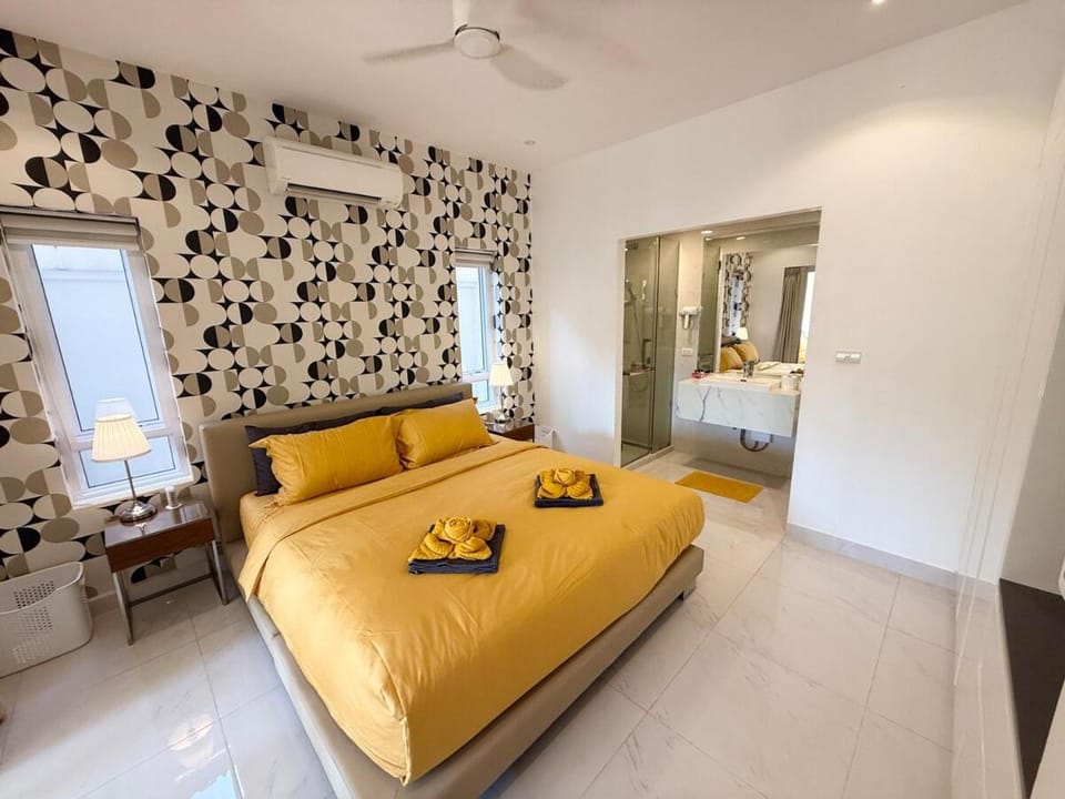 Photo of the whole room, Bedroom