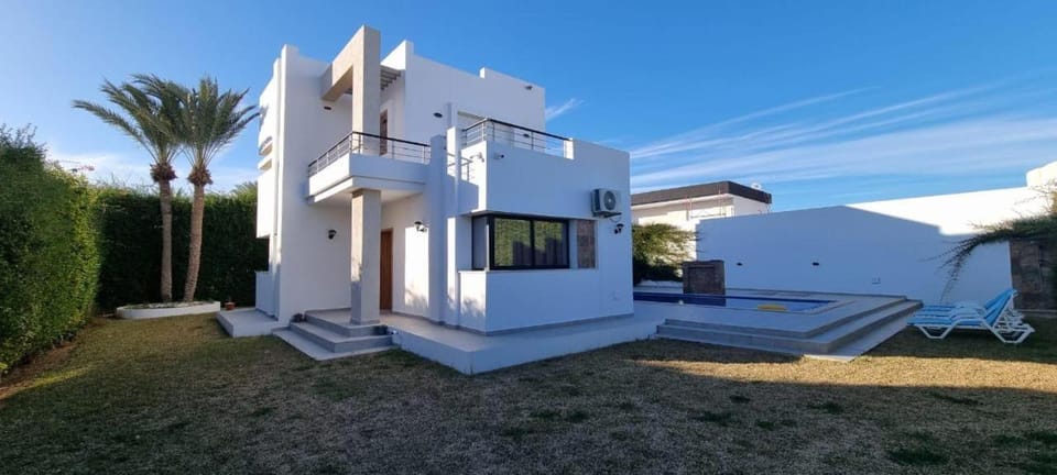 Property building, Garden view