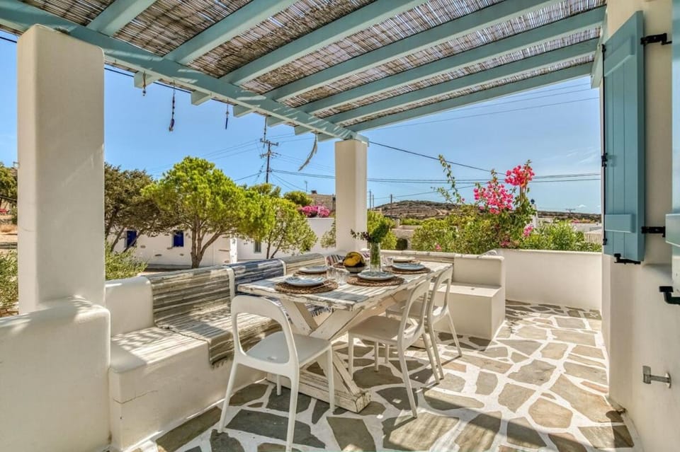 Day, View (from property/room), Balcony/Terrace, Dining area, Garden view