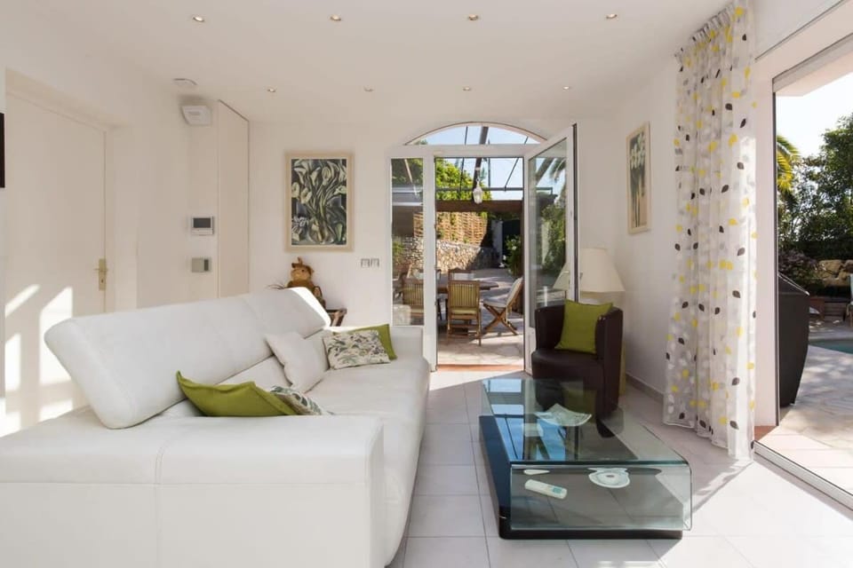 Living room, Seating area, Garden view