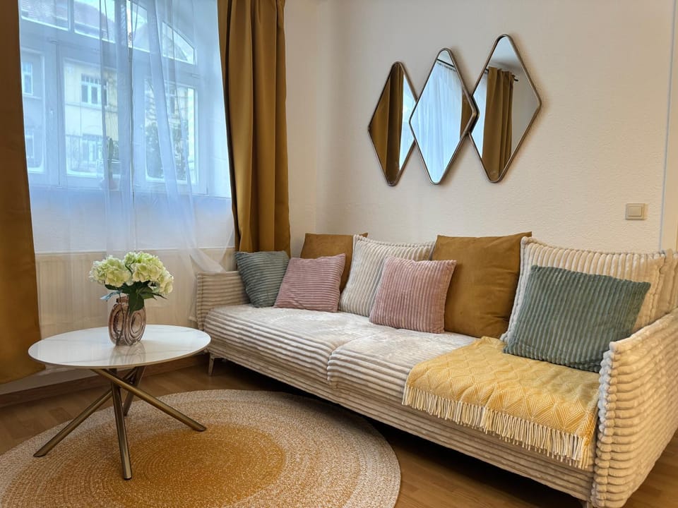 Living room, Photo of the whole room, Seating area
