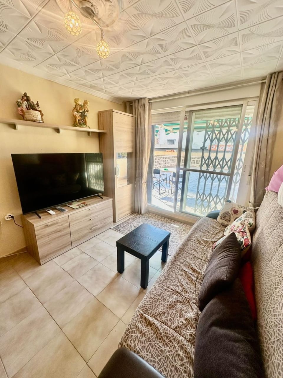 Communal lounge/ TV room, TV and multimedia, View (from property/room), Living room, Seating area