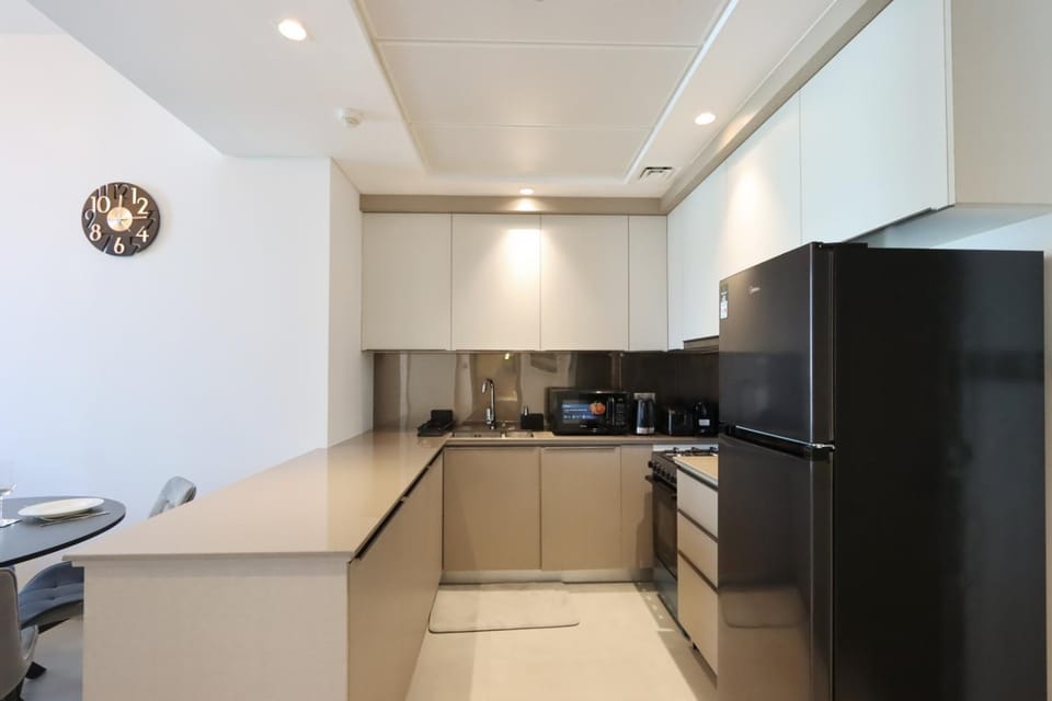 Kitchen or kitchenette, oven, stove