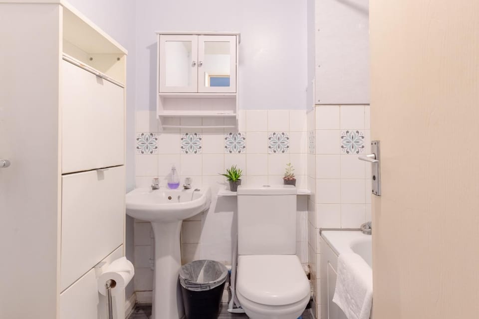 Cosy 2BD Home-Away-from-Home Hackney House in London Borough of Hackney