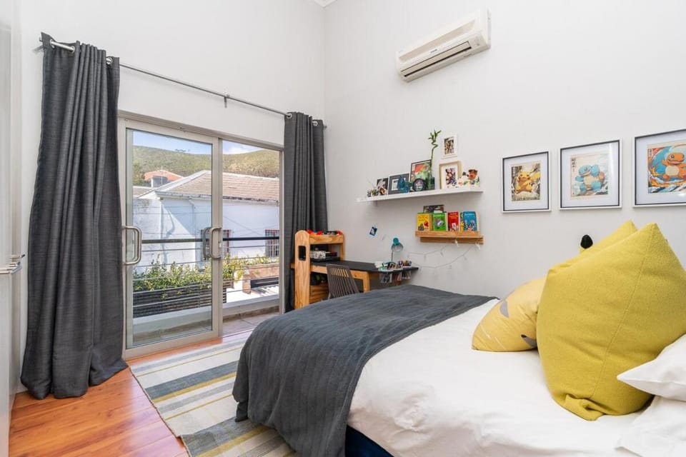 Bed, Photo of the whole room, Bedroom, air conditioner