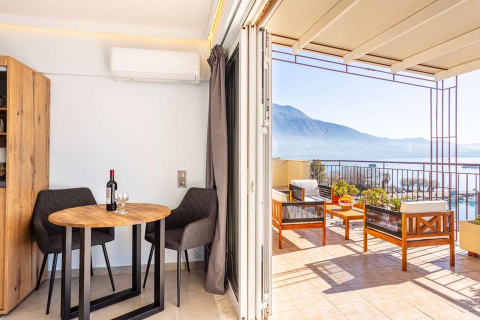 Patio, Day, Natural landscape, View (from property/room), Balcony/Terrace, Living room, Seating area, Dining area, Mountain view, Sea view