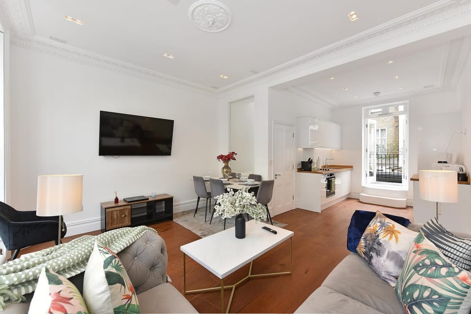 TV and multimedia, Living room, Dining area, kitchen