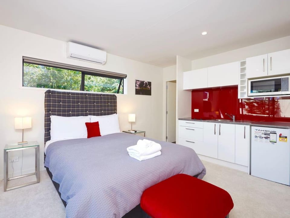 Central Spa Getaway Studio (F1) Apartment in Queenstown