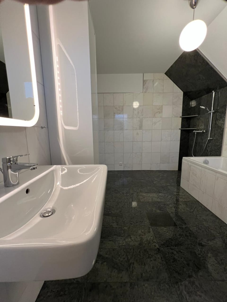 Shower, Toilet, Bathroom, Bath