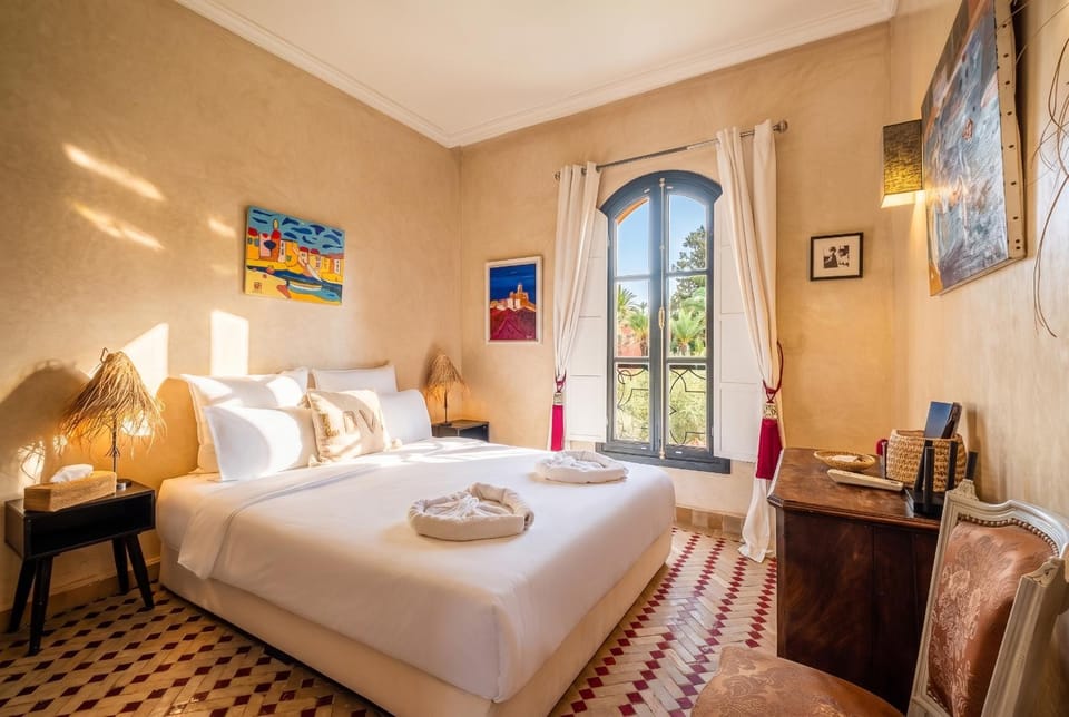 Bedroom, towels