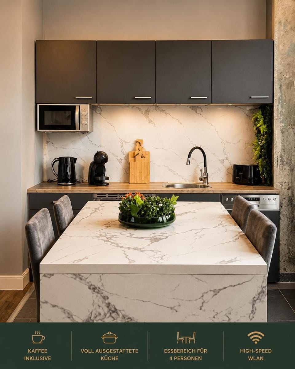 Coffee/tea facilities, Kitchen or kitchenette, Dining area, minibar, kitchen