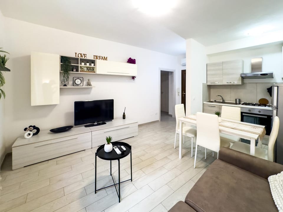 Communal lounge/ TV room, TV and multimedia, Kitchen or kitchenette, Living room, Seating area, Dining area, Evening entertainment, pet friendly, stove