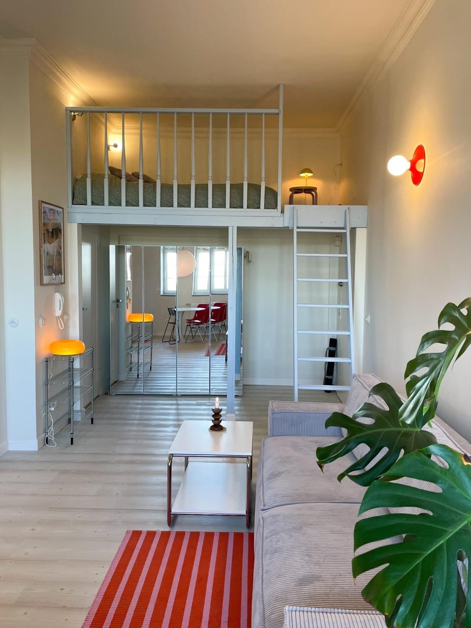 Bed, Living room, Photo of the whole room, Seating area, wardrobe