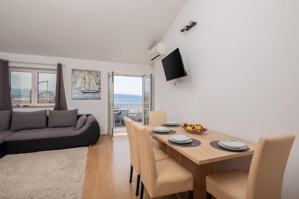 Dining area, air conditioner