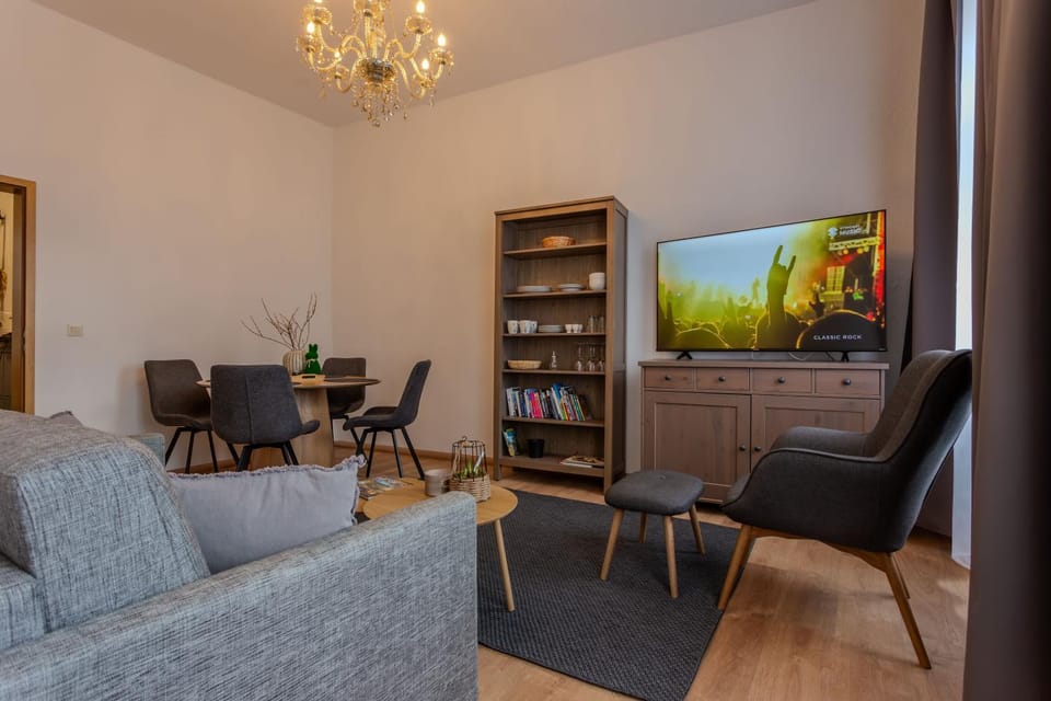 Living room, Photo of the whole room