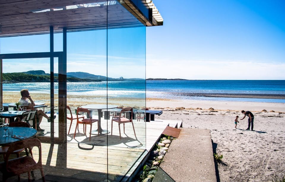 Restaurant/places to eat, Restaurant/places to eat, Beach