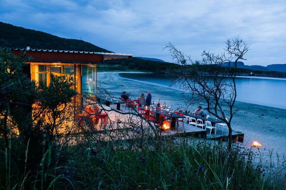 Restaurant/places to eat, Restaurant/places to eat, Natural landscape, Beach, Sea view