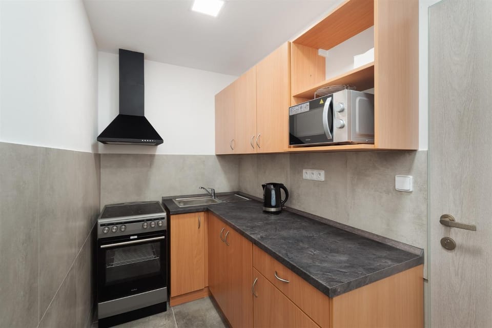 Kitchen or kitchenette, Communal kitchen
