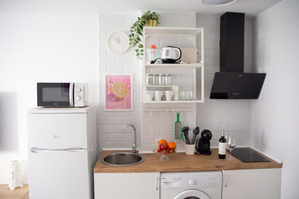 Kitchen or kitchenette