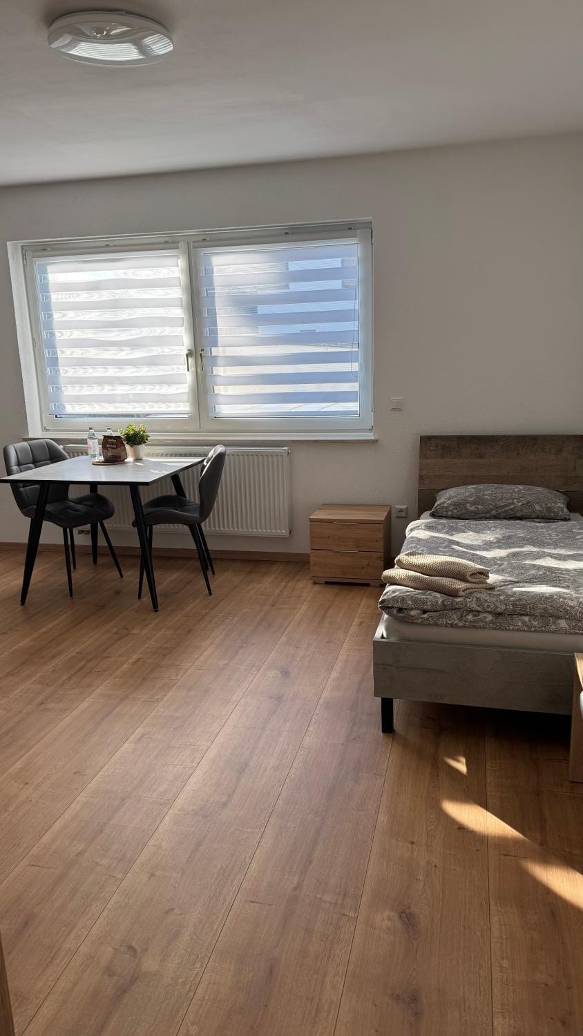 Bed, Dining area
