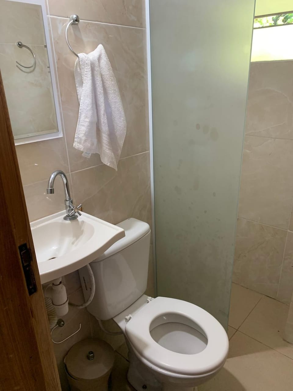 Shower, Toilet