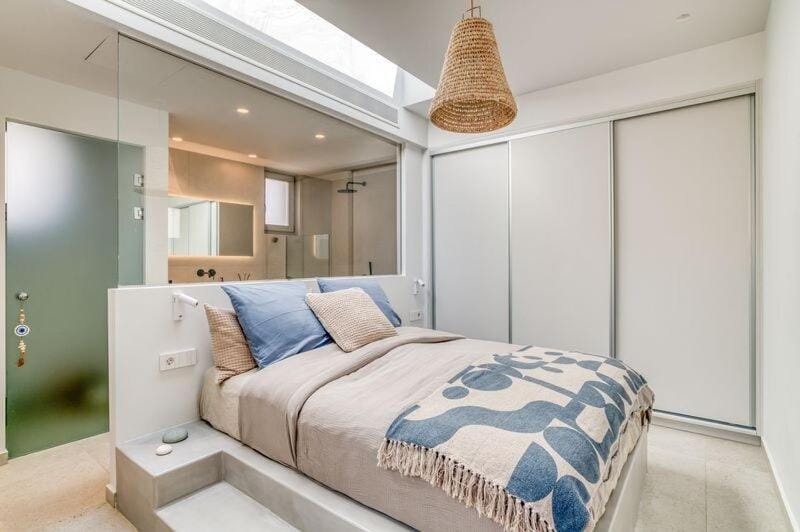 Bed, Photo of the whole room, Bedroom, wardrobe