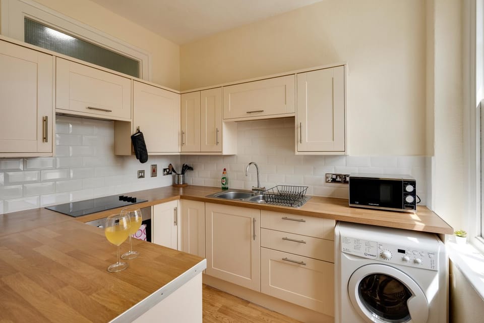 STR8BS8 2-Bedroom Penthouse, Clifton, Parking, Garden & City Views Apartment in Bristol