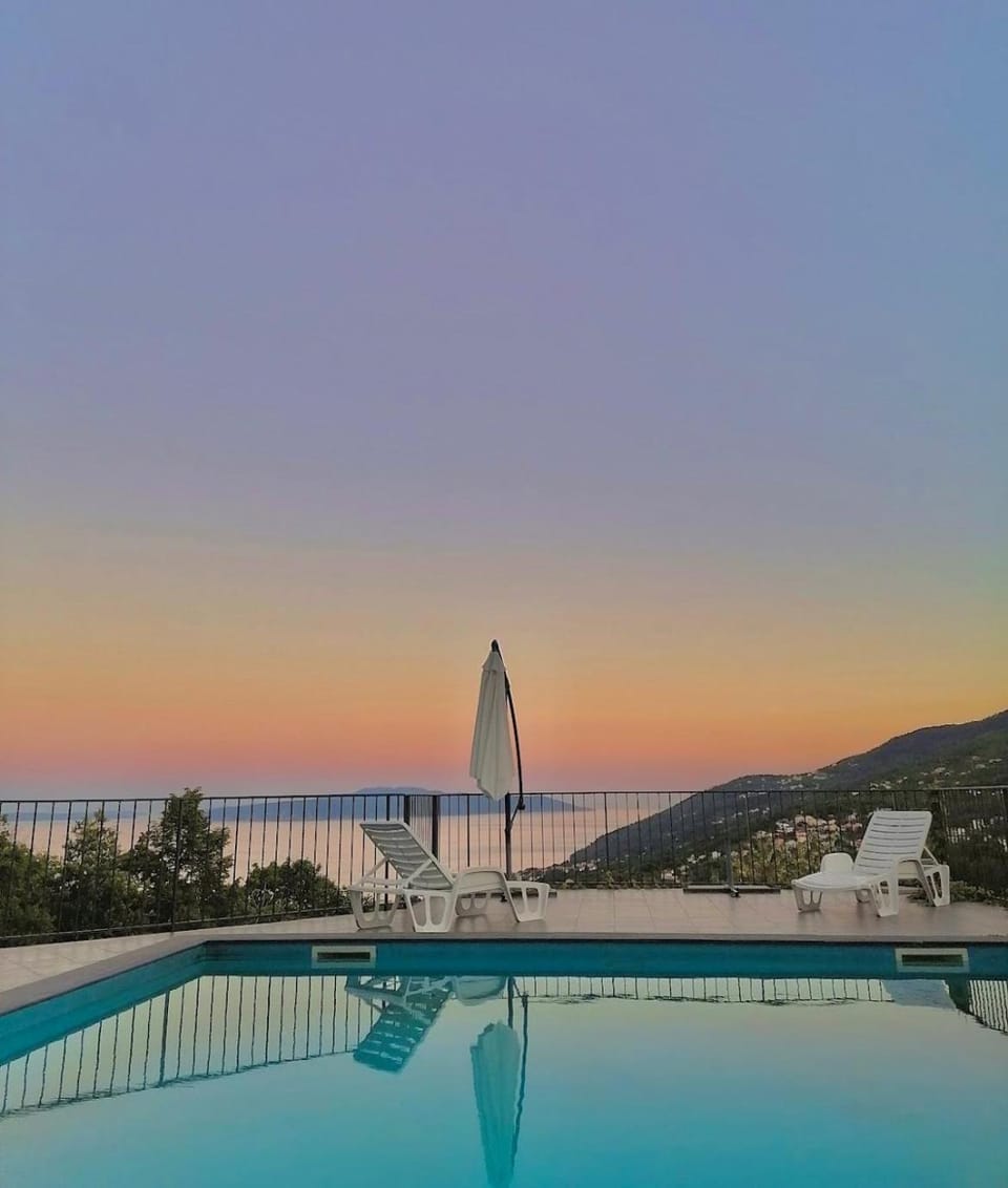 Day, Swimming pool, Sunrise, Sunset, sunbed