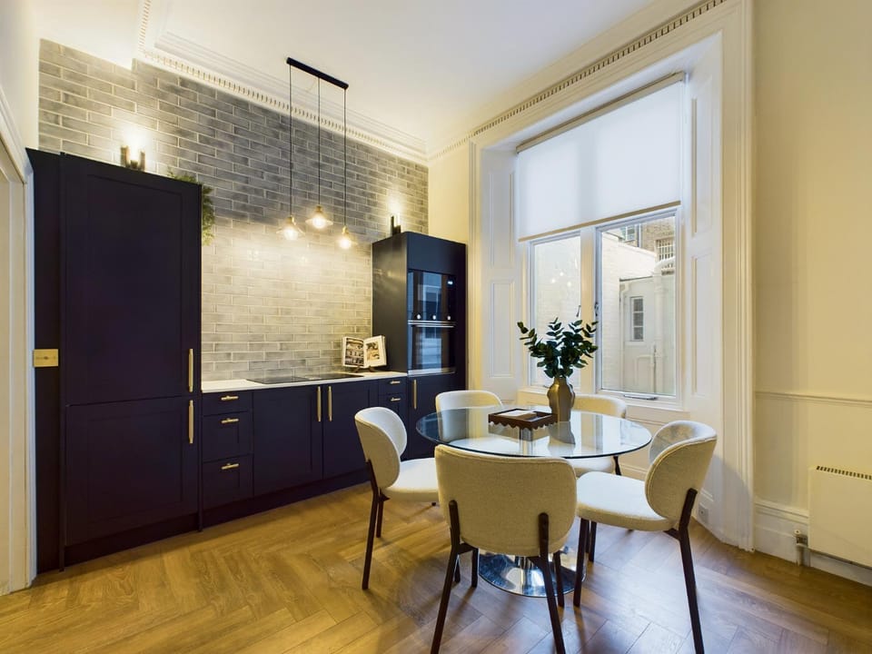 Kitchen or kitchenette, Seating area, Dining area, pet friendly