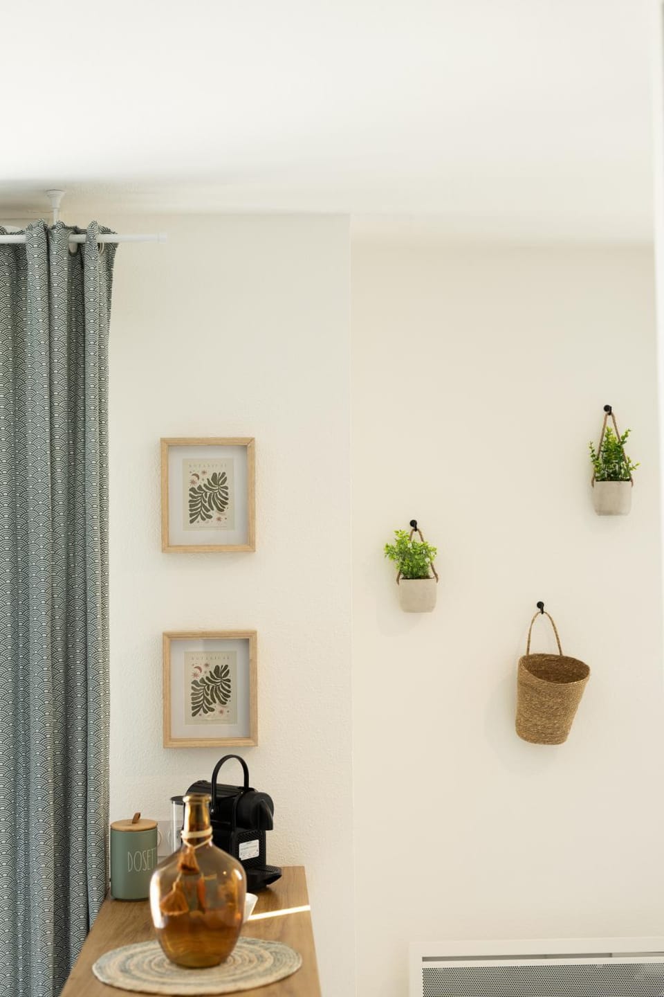 Kitchen or kitchenette, Decorative detail