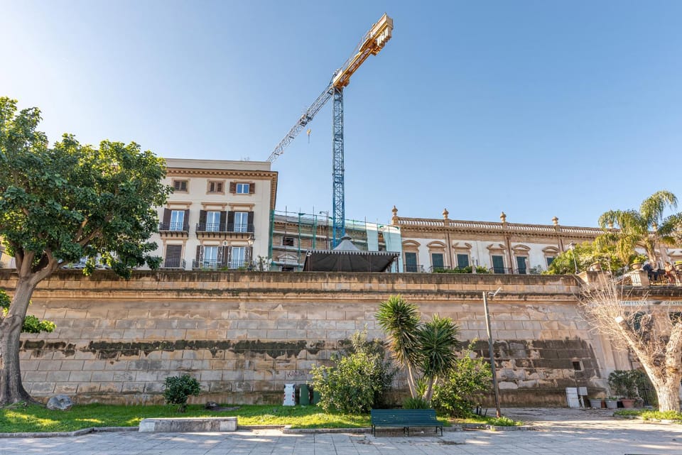 Property building, Facade/entrance, Off site