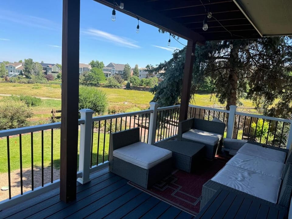 Modern Haven Scenic Nature Views Near Chatfield Park House in Highlands Ranch