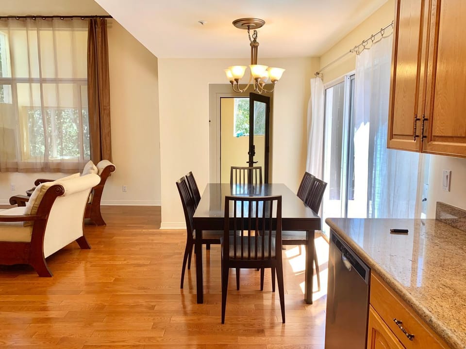 Malibu Home in Enchanting Hills 5 min from the beach Bed and Breakfast in Malibu