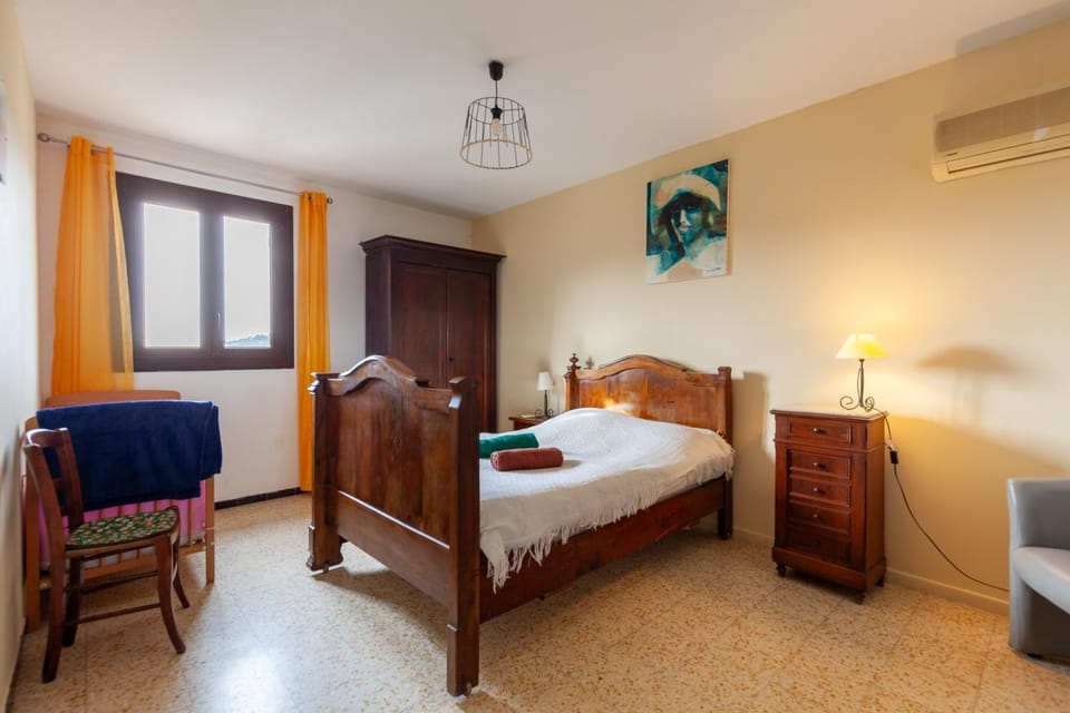 Property building, Living room, Bedroom