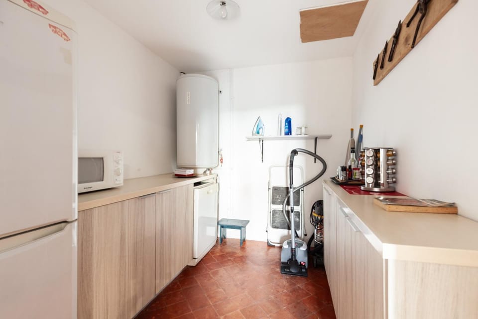 Kitchen or kitchenette, Living room