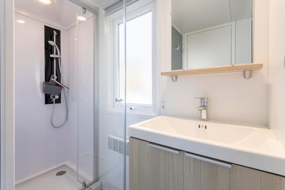 Bathroom, Living room