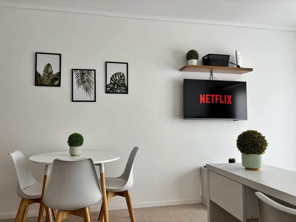 TV and multimedia, Dining area