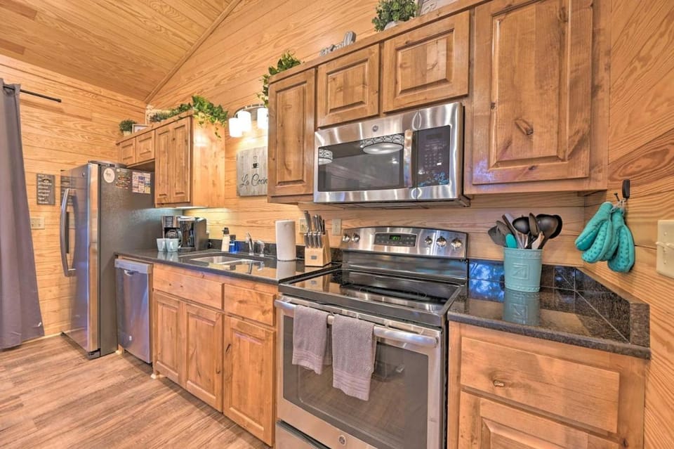 Stayhocha Excellent Location! Nature Resides House in Oklahoma