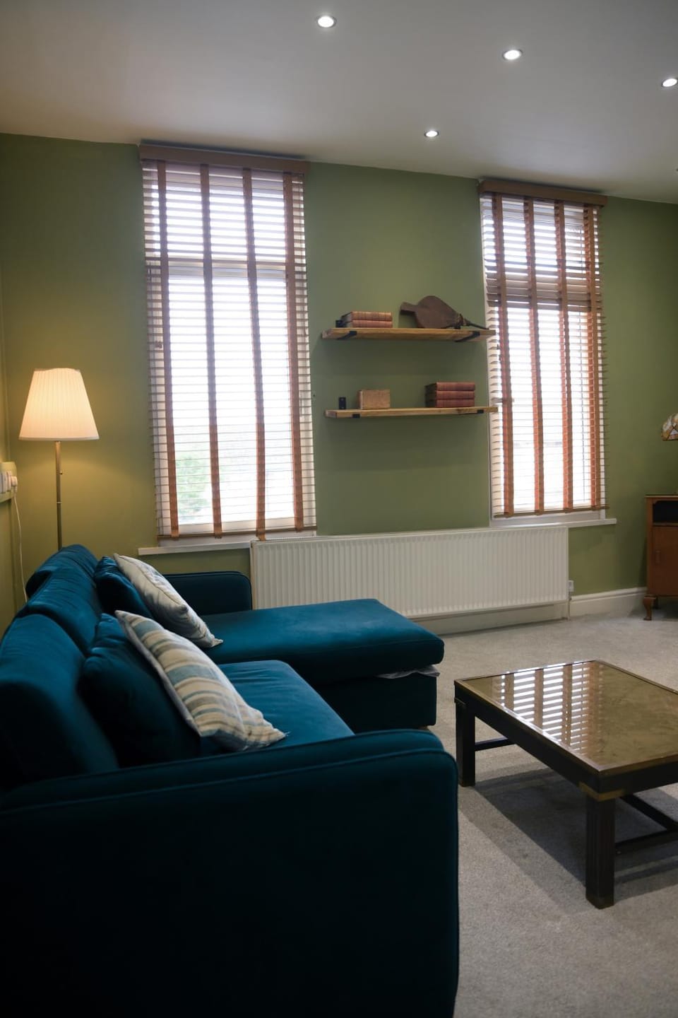 1-Bed Apartment Sleeps 4 Near Altrincham Centre Apartment in England