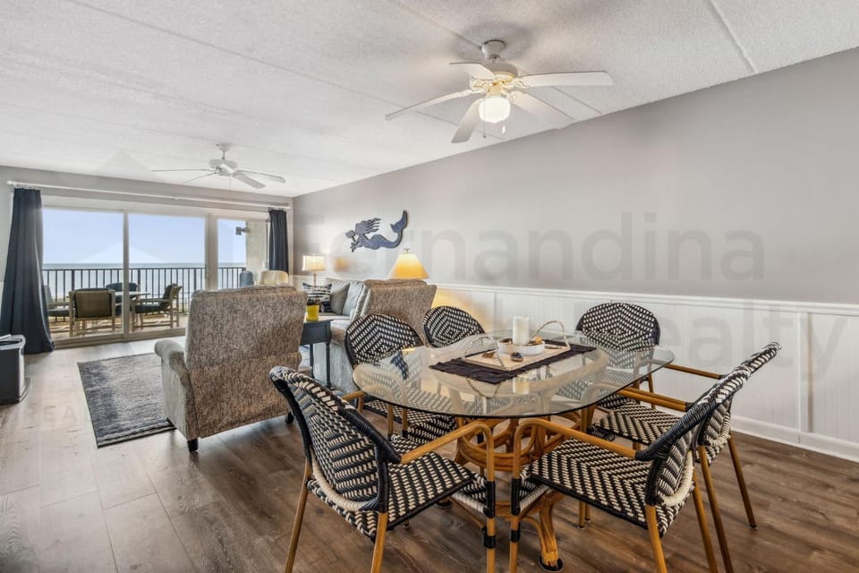 Nautical Oceanfront Condo Apartment in Fernandina Beach