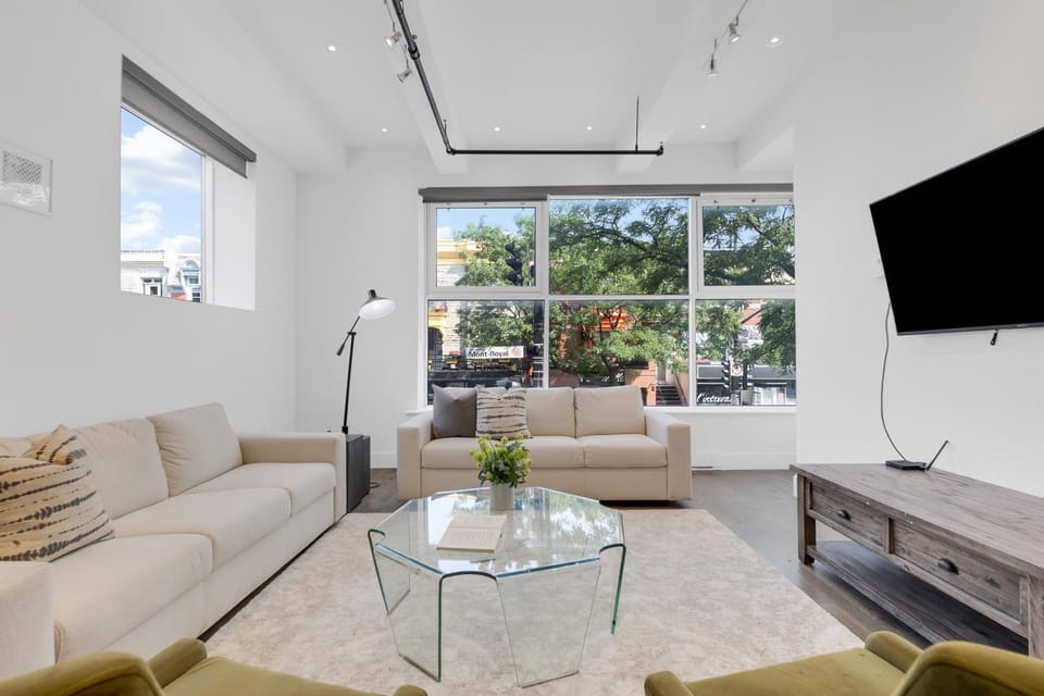 Mont Royal Prime Residence Apartment in Laval