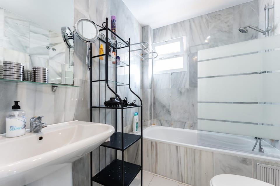 Bathroom, Living room