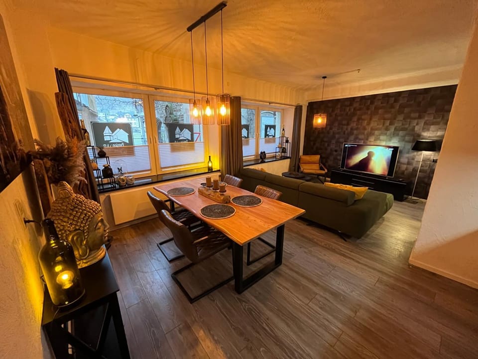 TV and multimedia, Living room, Photo of the whole room, Seating area